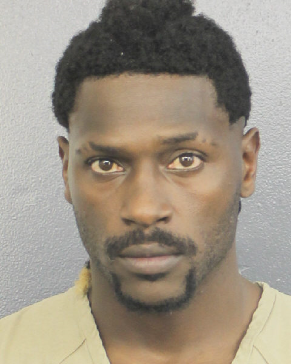 Photo: Antonio Brown's Mugshot Has Been Released